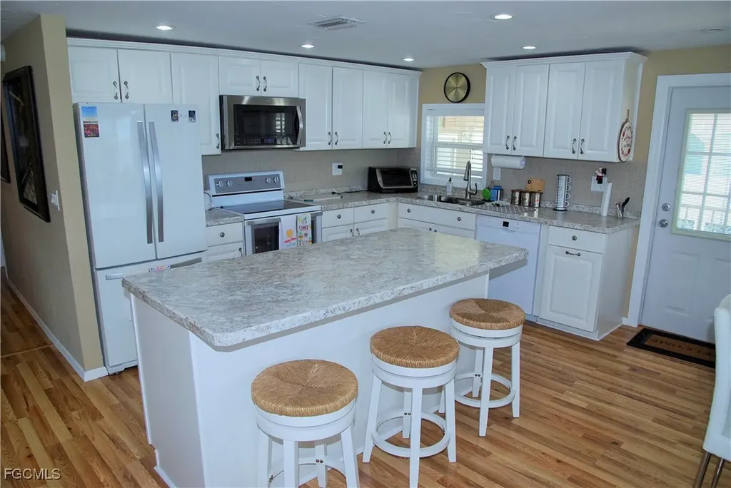 421 Snead Drive North Fort Myers FL 33903