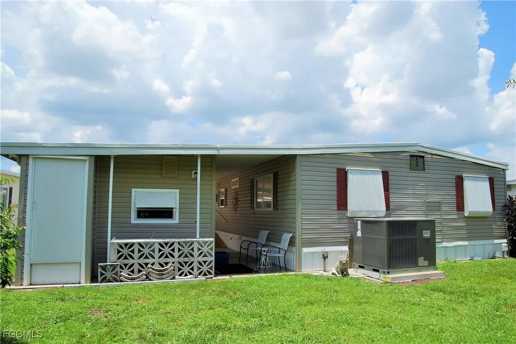 421 Snead Drive North Fort Myers FL 33903