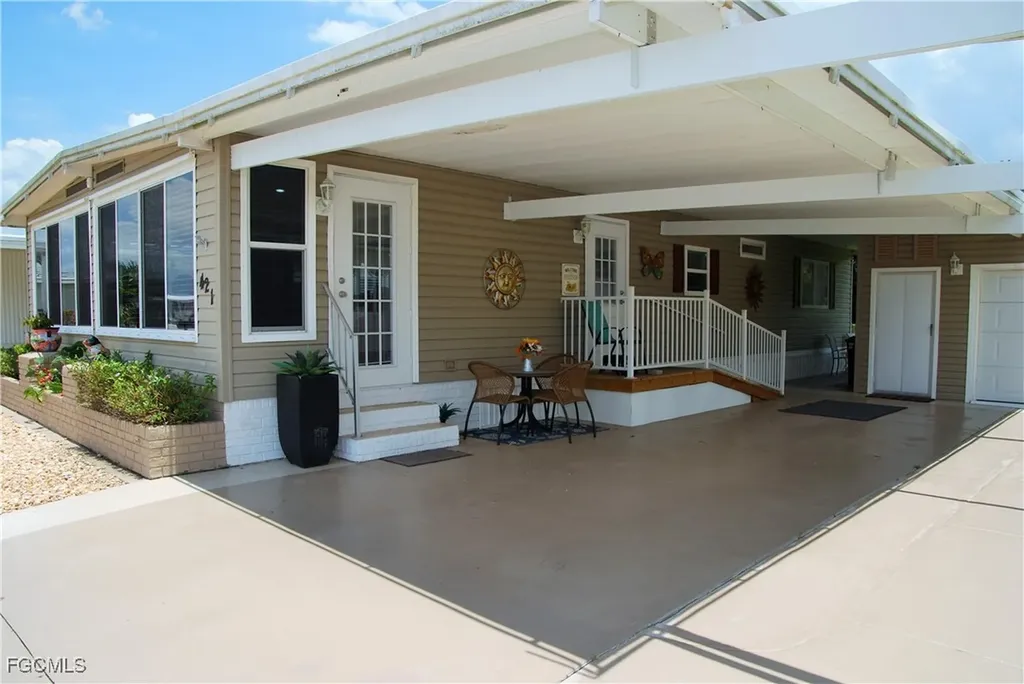 421 Snead Drive North Fort Myers FL 33903