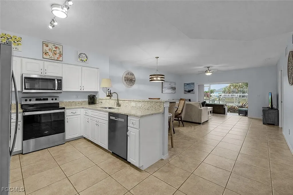 917 SW 47th Terrace Cape Coral FL 33914