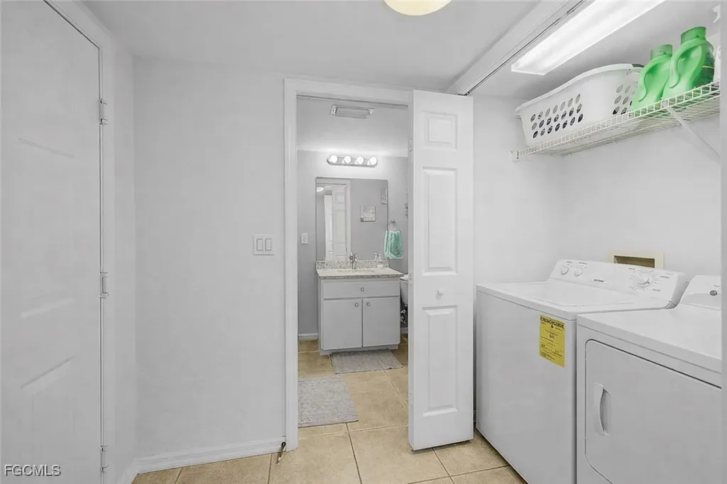 917 SW 47th Terrace Cape Coral FL 33914