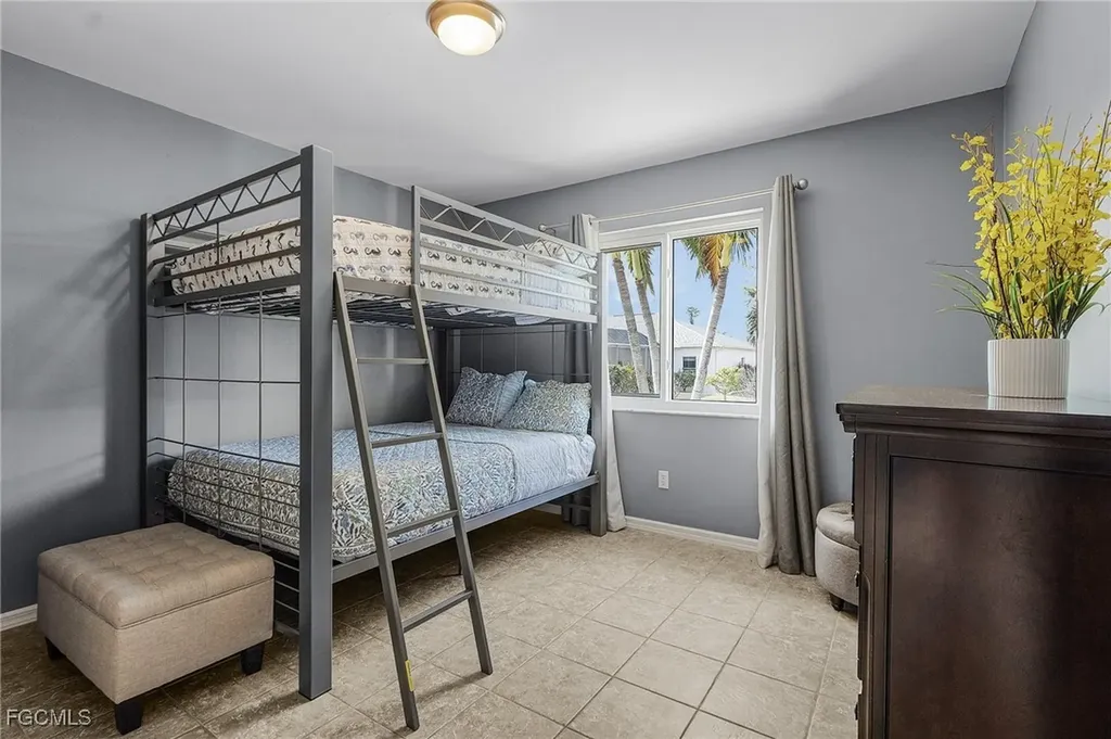 4002 Oasis Boulevard Cape Coral FL 33914