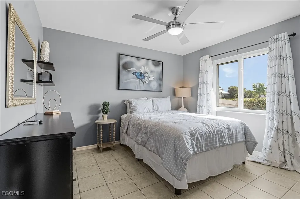 4002 Oasis Boulevard Cape Coral FL 33914