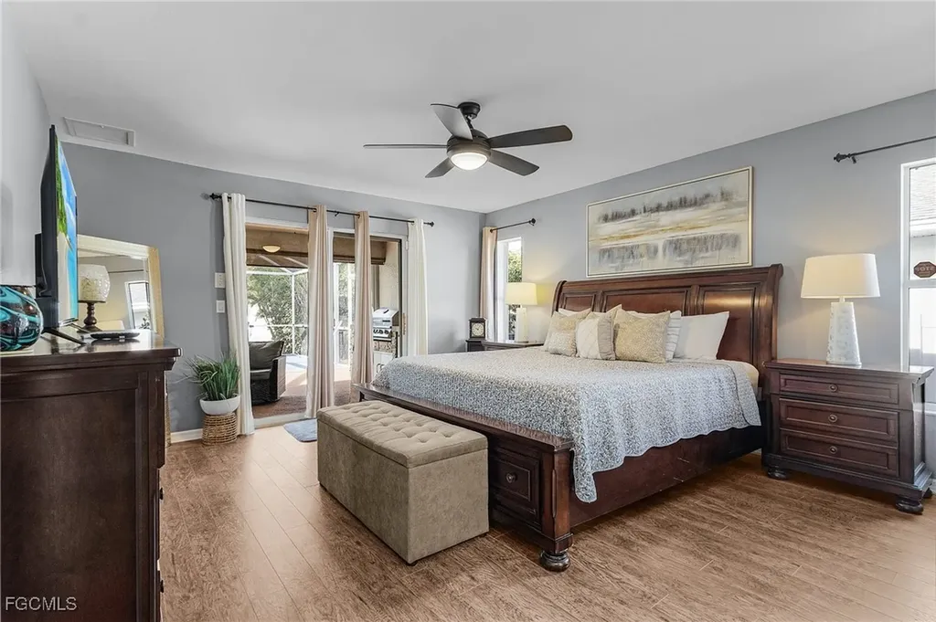 4002 Oasis Boulevard Cape Coral FL 33914