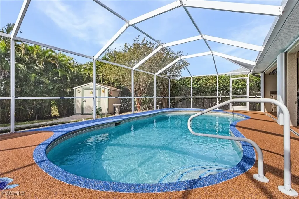 4002 Oasis Boulevard Cape Coral FL 33914