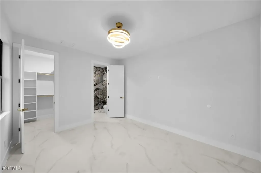 1532 SW 4th Court Cape Coral FL 33991