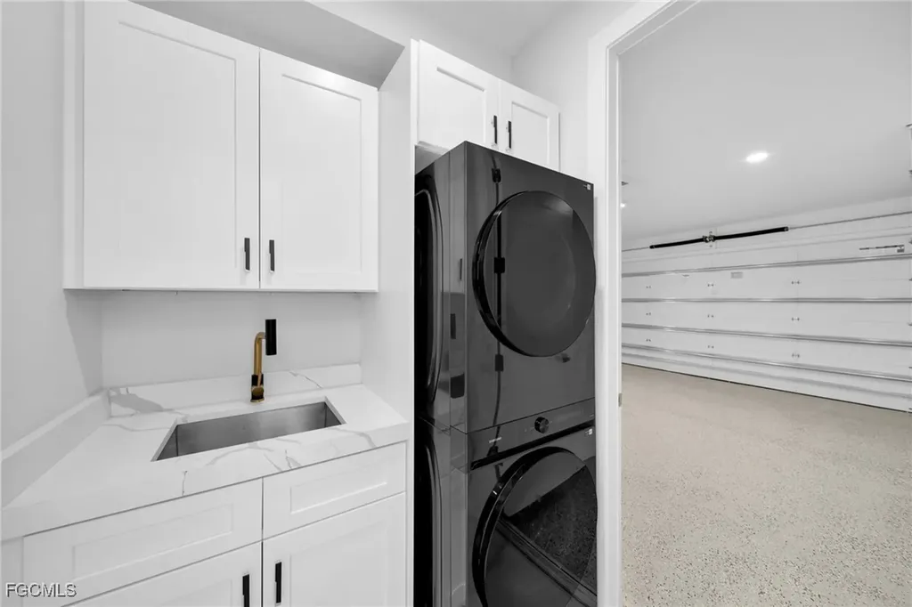 1532 SW 4th Court Cape Coral FL 33991