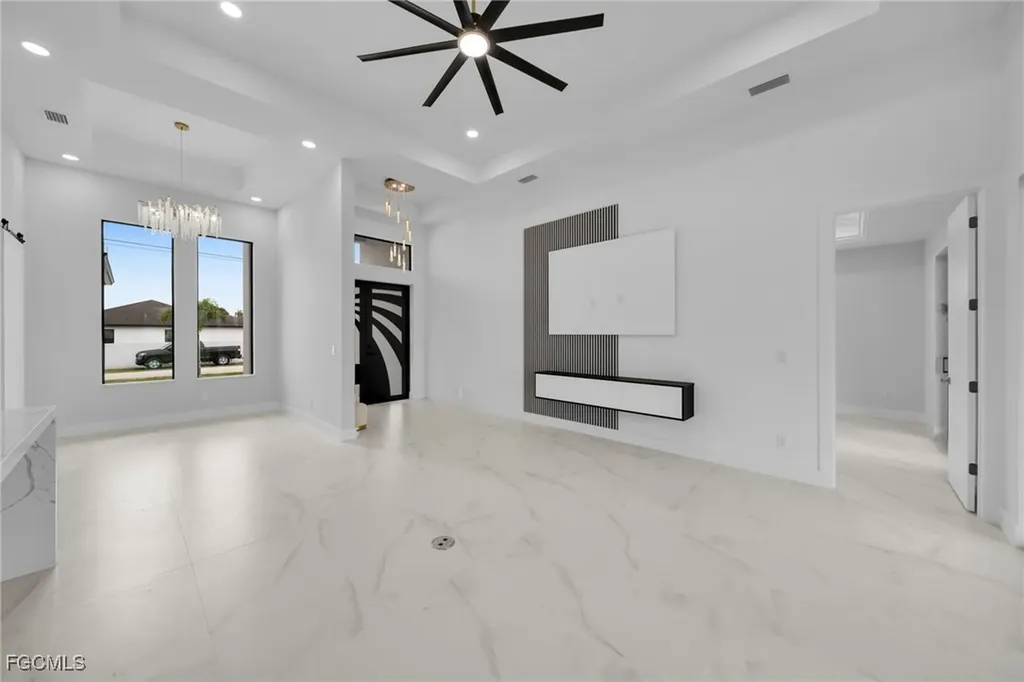1532 SW 4th Court Cape Coral FL 33991