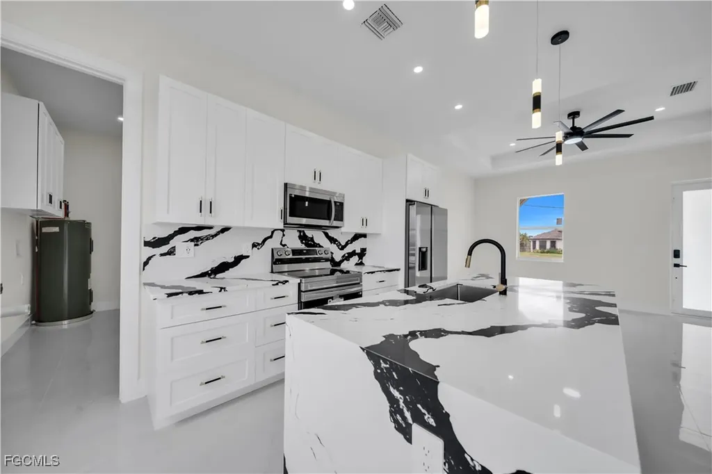 337 Rawlings Avenue Lehigh Acres FL 33974