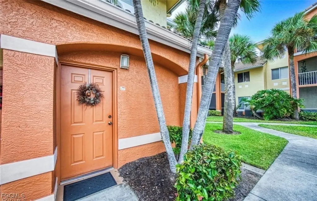 6461 Aragon Way Fort Myers FL 33966