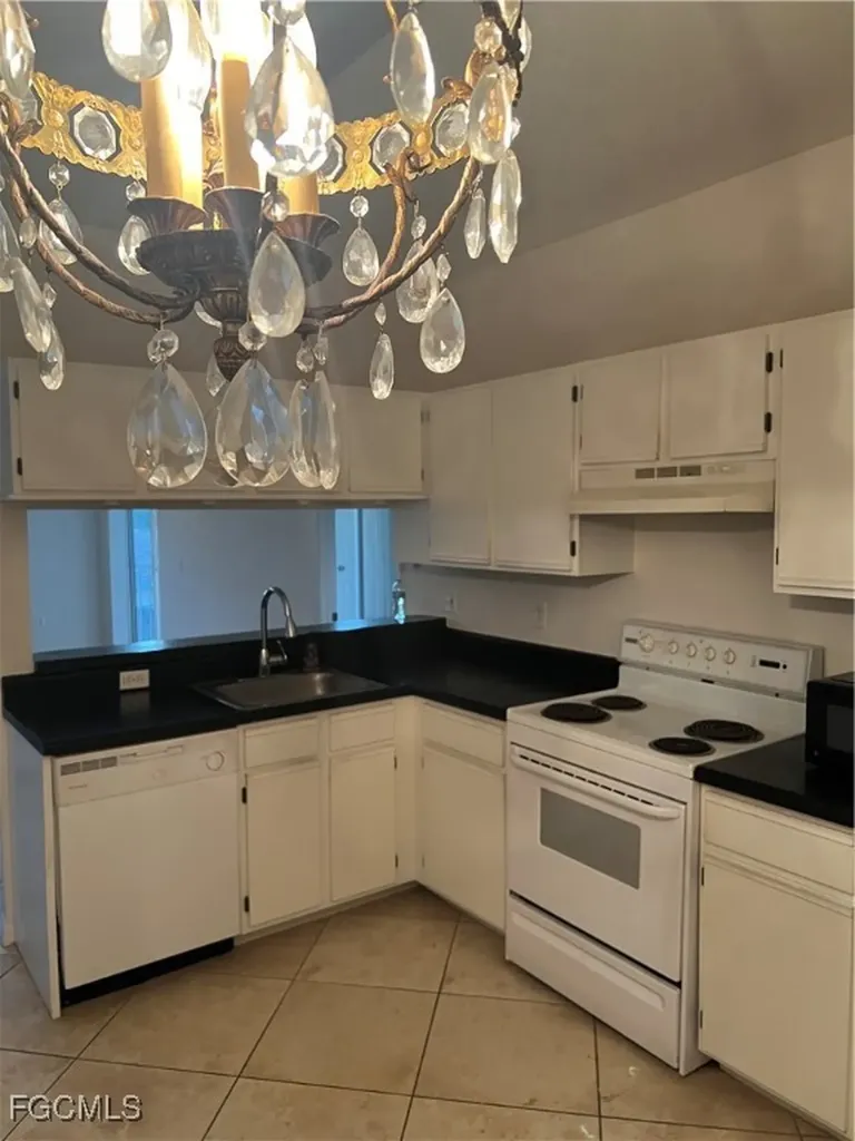 6461 Aragon Way Fort Myers FL 33966