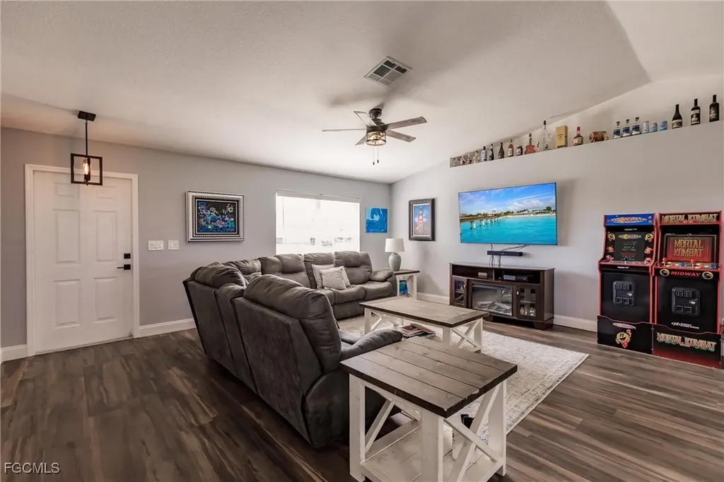 1034 NW 37th Avenue Cape Coral FL 33993