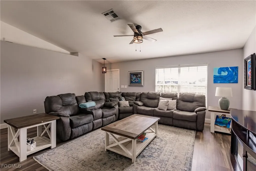 1034 NW 37th Avenue Cape Coral FL 33993