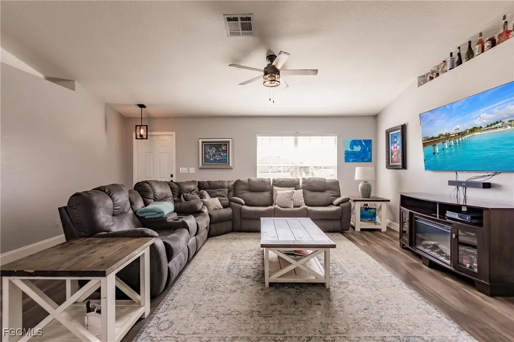 1034 NW 37th Avenue Cape Coral FL 33993