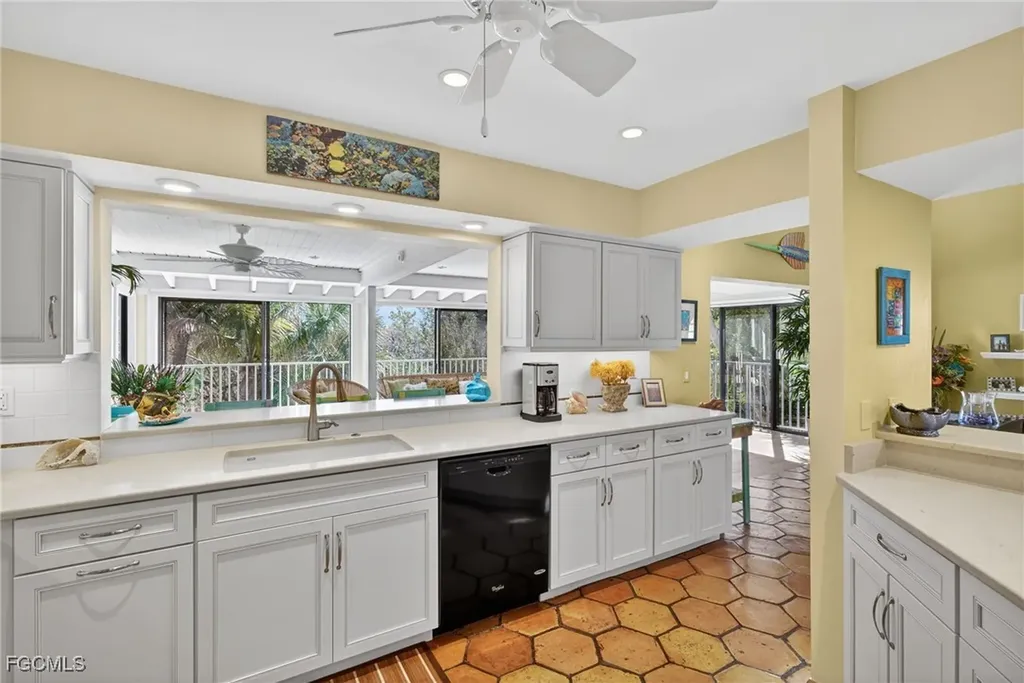 5312 Ladyfinger Lake Road Sanibel FL 33957
