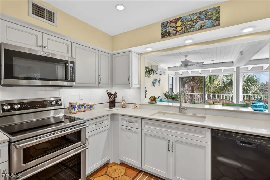 5312 Ladyfinger Lake Road Sanibel FL 33957