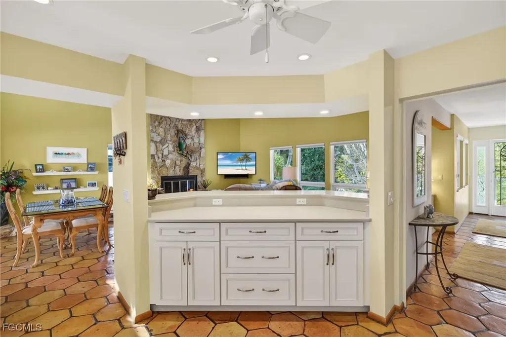 5312 Ladyfinger Lake Road Sanibel FL 33957