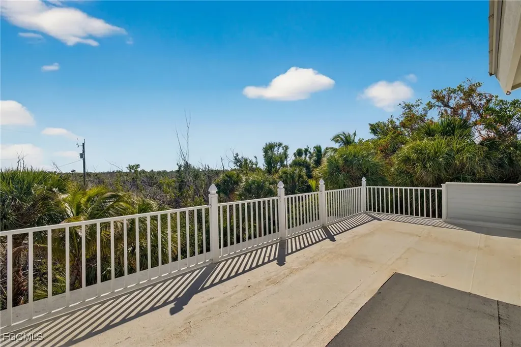 5312 Ladyfinger Lake Road Sanibel FL 33957