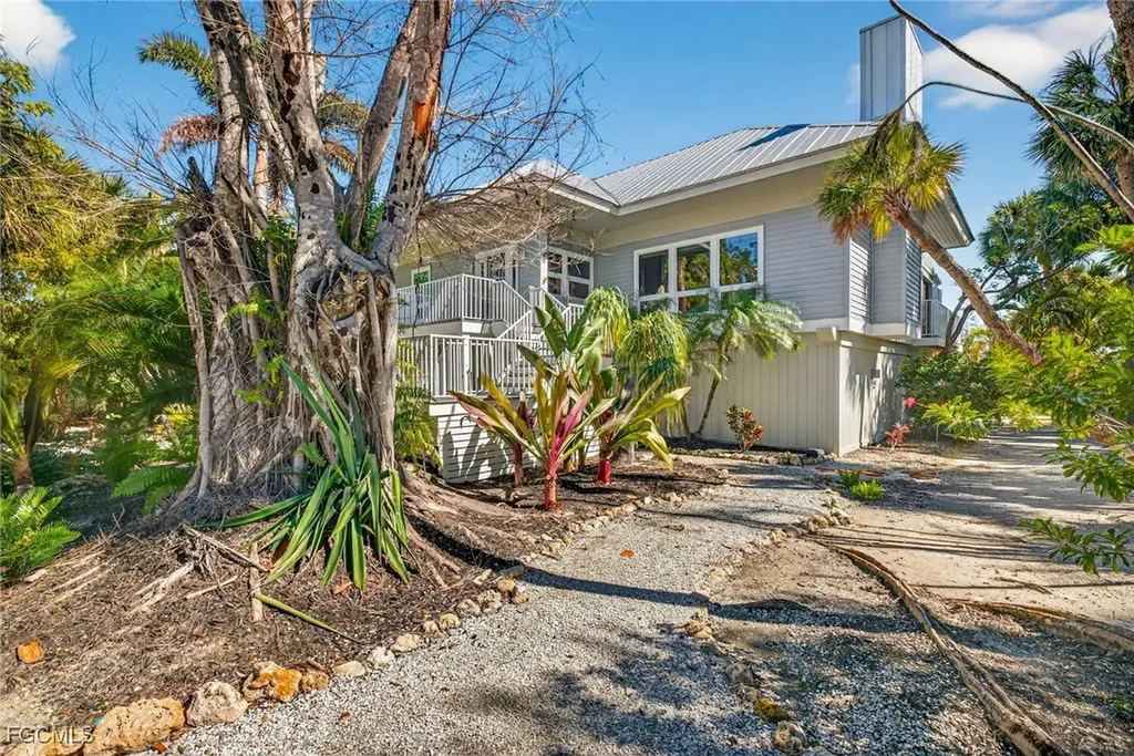 5312 Ladyfinger Lake Road Sanibel FL 33957