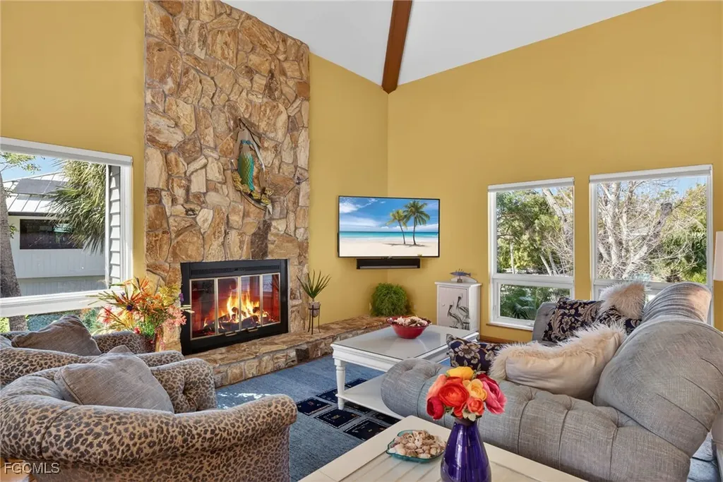 5312 Ladyfinger Lake Road Sanibel FL 33957