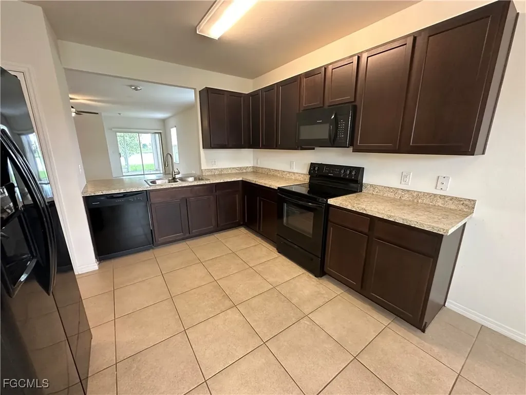 3488 Acapulco Circle Cape Coral FL 33909