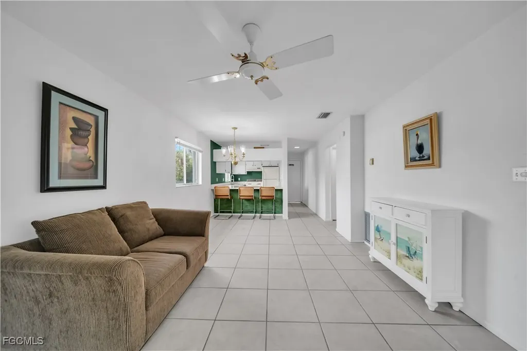 8071 Country Road Fort Myers FL 33919
