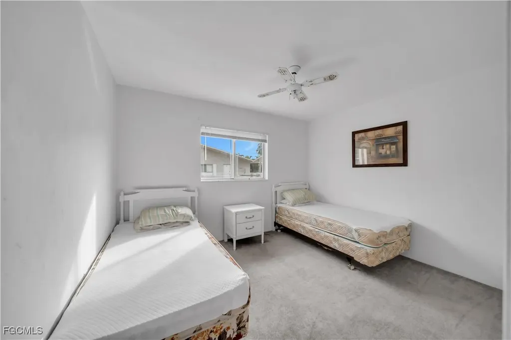 8071 Country Road Fort Myers FL 33919