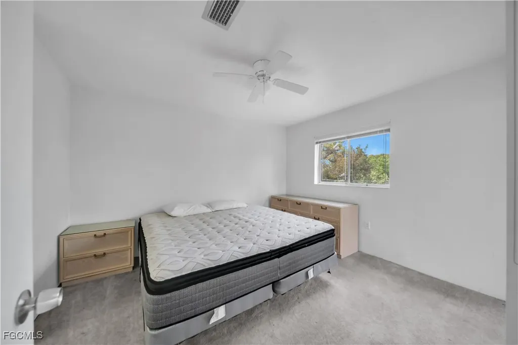 8071 Country Road Fort Myers FL 33919