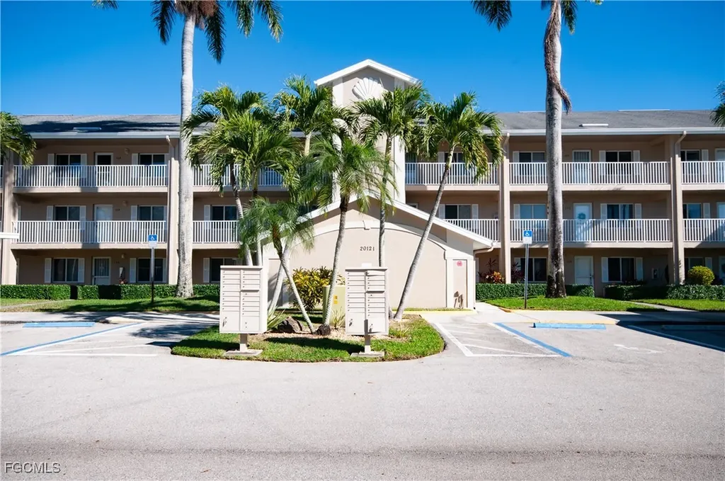 20121 Ian Court Estero FL 33928