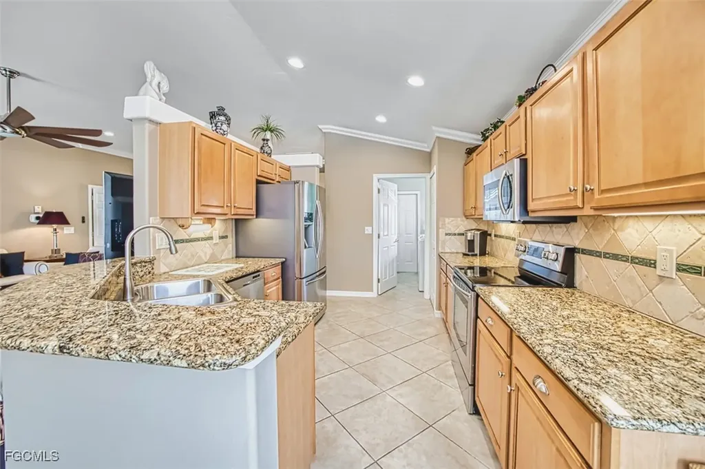 9114 Shadow Glen Way Fort Myers FL 33913