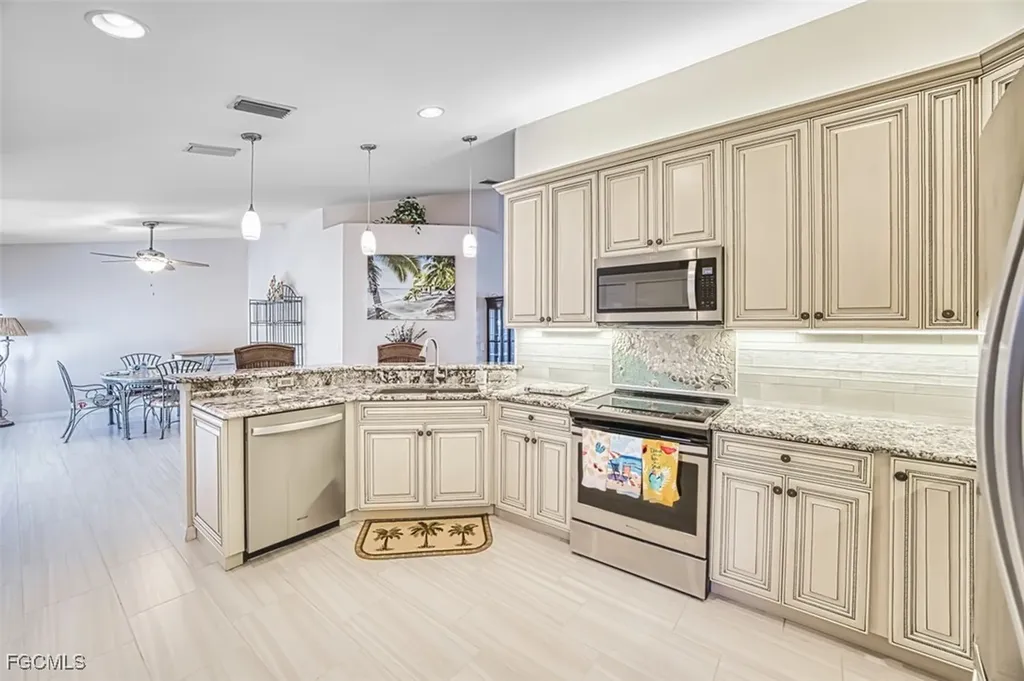 9582 Hemingway Lane Fort Myers FL 33913