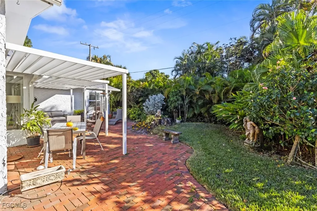 1348 Alcazar Avenue Fort Myers FL 33901