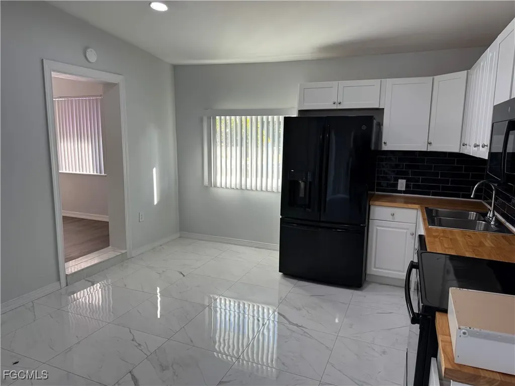 2711 Elmwood Street Fort Myers FL 33901