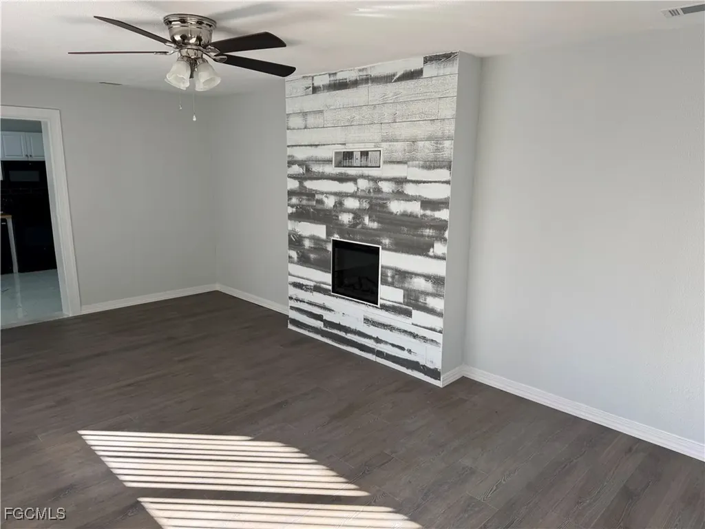 2711 Elmwood Street Fort Myers FL 33901