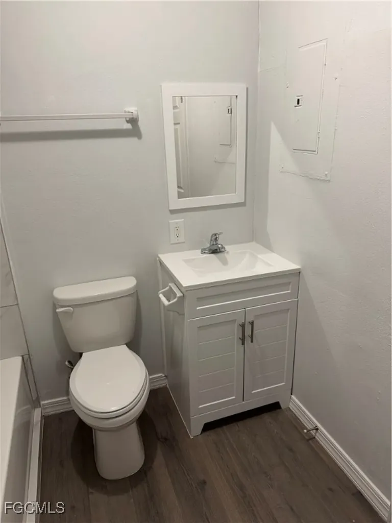 2711 Elmwood Street Fort Myers FL 33901