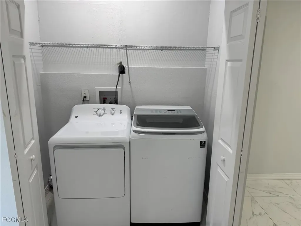 2711 Elmwood Street Fort Myers FL 33901
