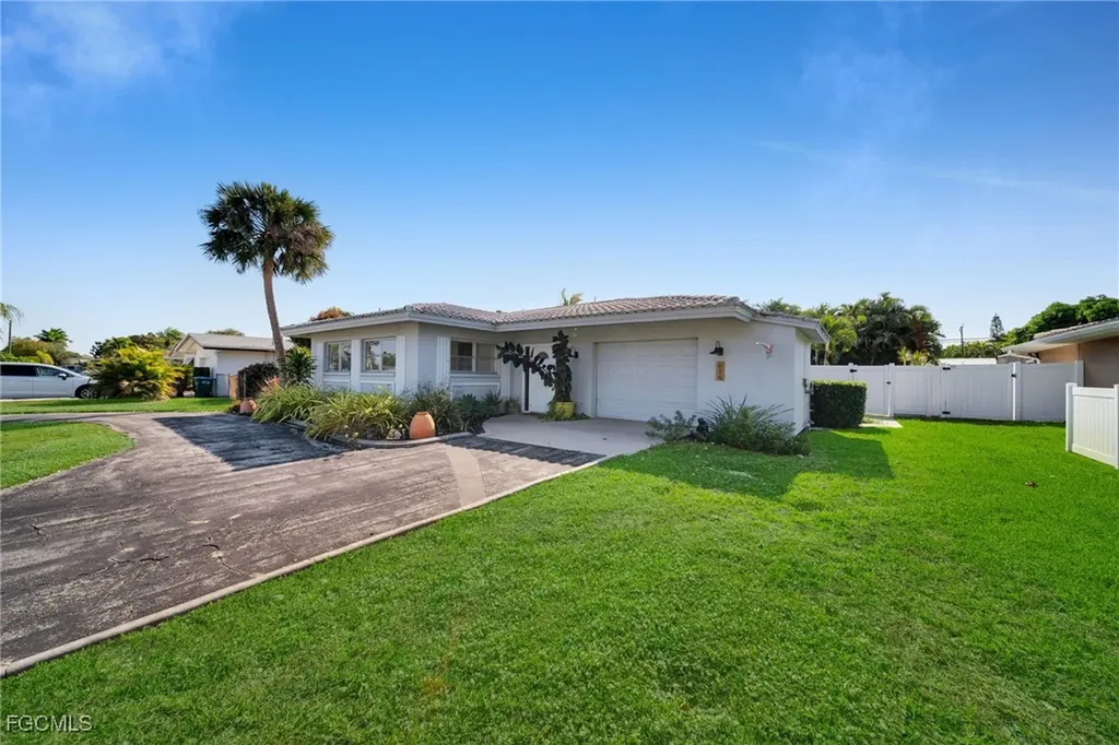 616 El Dorado Parkway E Cape Coral FL 33904