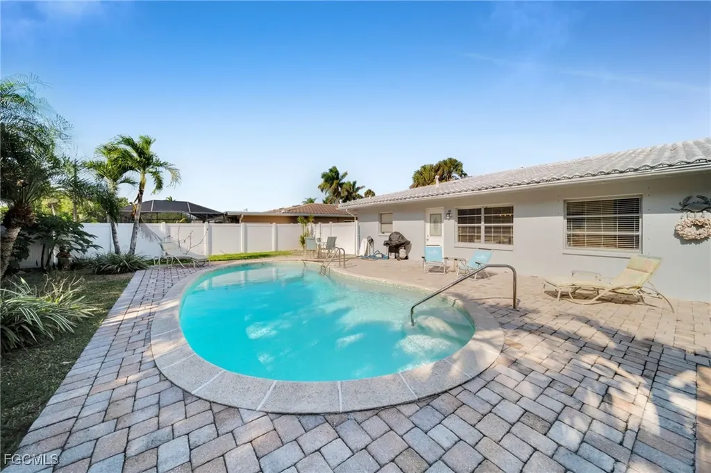 616 El Dorado Parkway E Cape Coral FL 33904