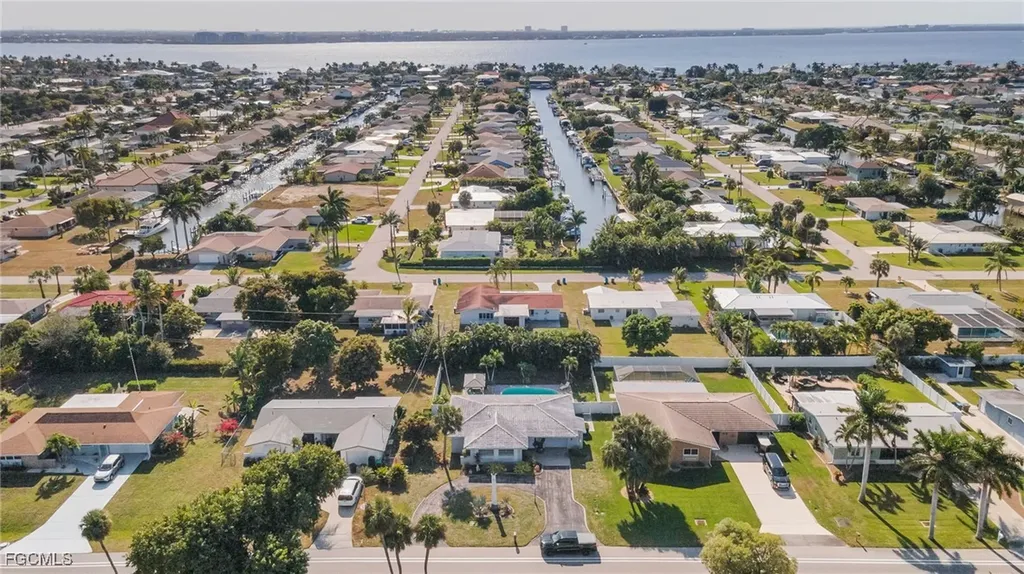 616 El Dorado Parkway E Cape Coral FL 33904