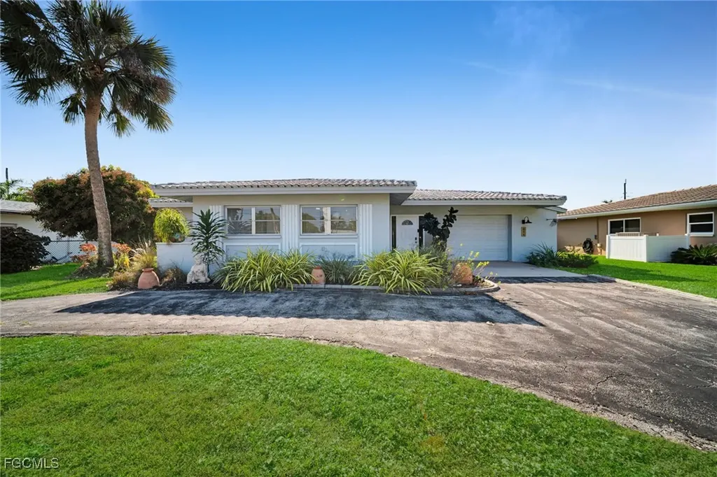 616 El Dorado Parkway E Cape Coral FL 33904