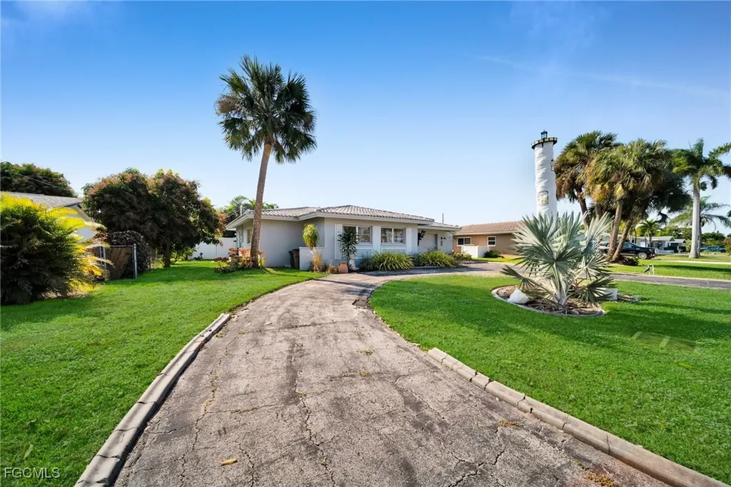 616 El Dorado Parkway E Cape Coral FL 33904