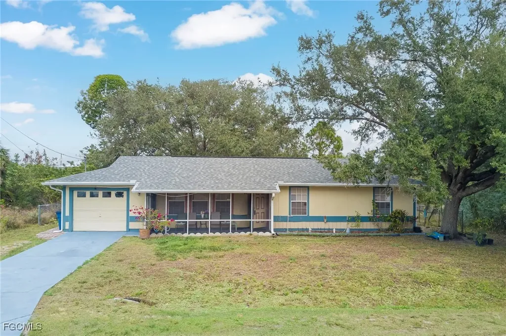 4204 9th Street SW Lehigh Acres FL 33976
