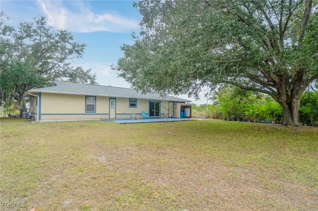 4204 9th Street SW Lehigh Acres FL 33976