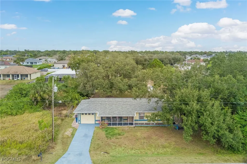 4204 9th Street SW Lehigh Acres FL 33976