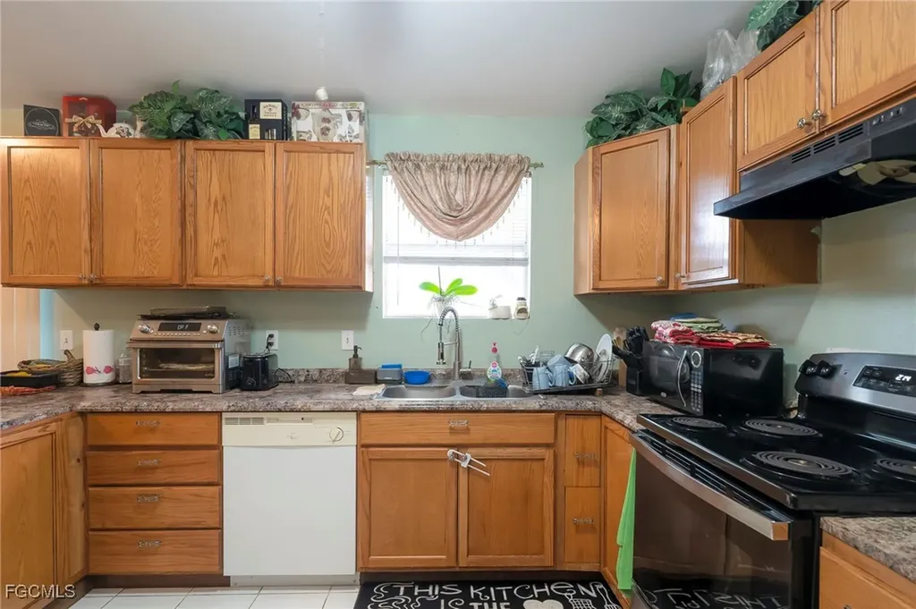 4204 9th Street SW Lehigh Acres FL 33976