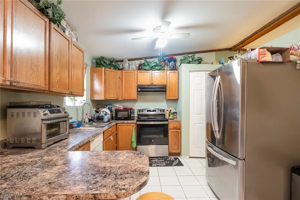 4204 9th Street SW Lehigh Acres FL 33976
