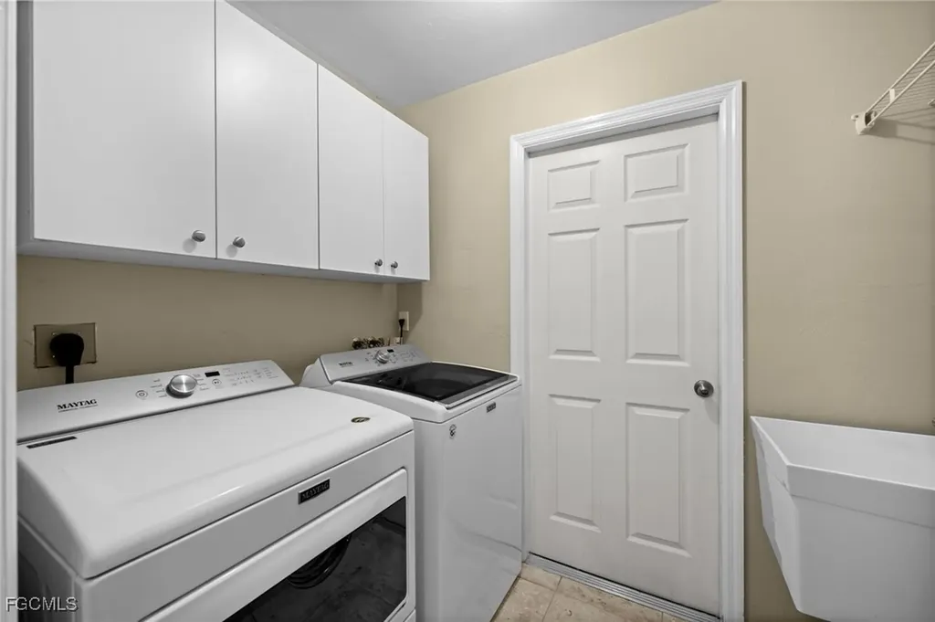 2926 SW 38th Terrace Cape Coral FL 33914