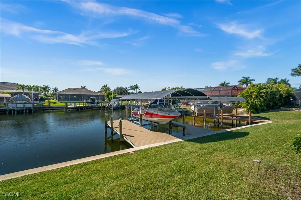2926 SW 38th Terrace Cape Coral FL 33914