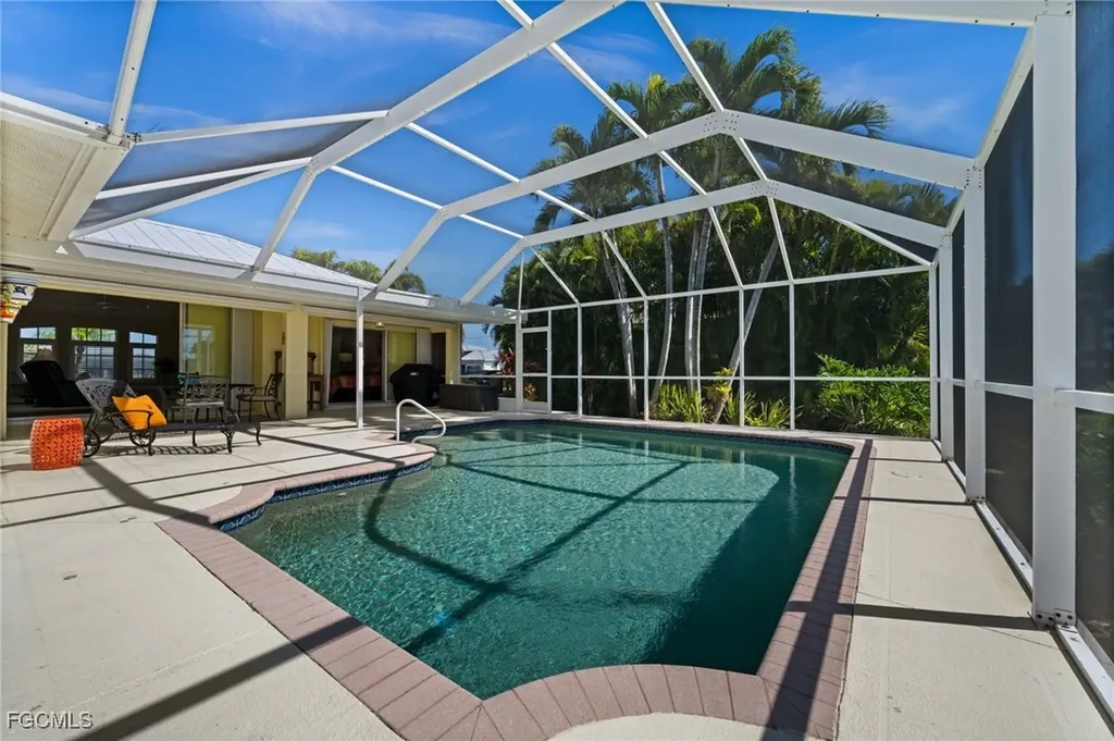 2926 SW 38th Terrace Cape Coral FL 33914