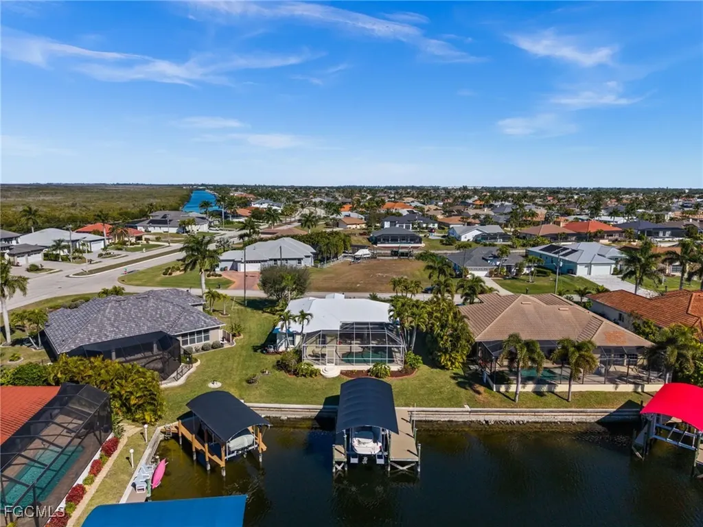 2926 SW 38th Terrace Cape Coral FL 33914